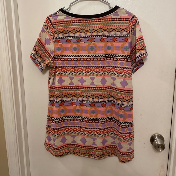 Lula Roe Medium V-Neck - Picture 4 of 4